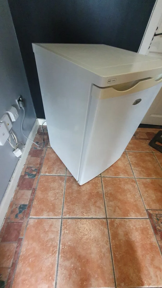 Small fridge freezer - Image 2