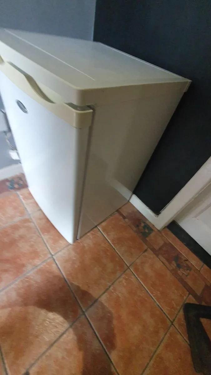 Small fridge freezer - Image 3