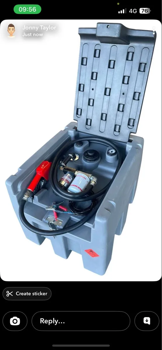 Fuel bowser - Image 1