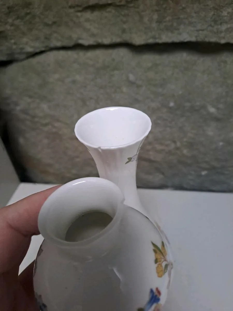 Free Aynsley Cottage flower vases - Image 3