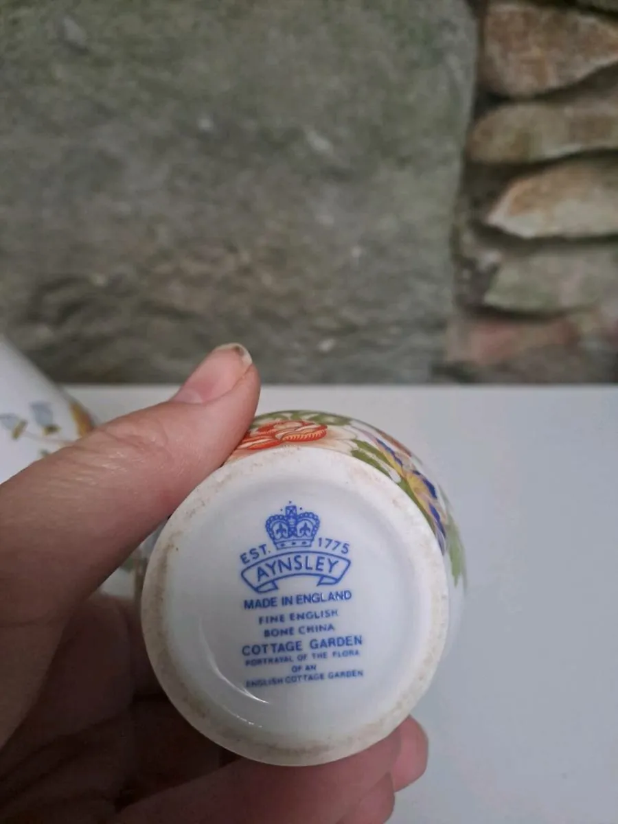 Free Aynsley Cottage flower vases - Image 4