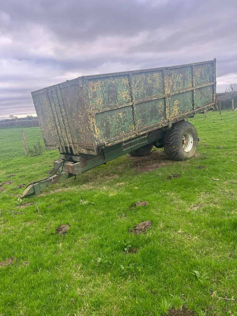 Grain/dung trailer - Image 1
