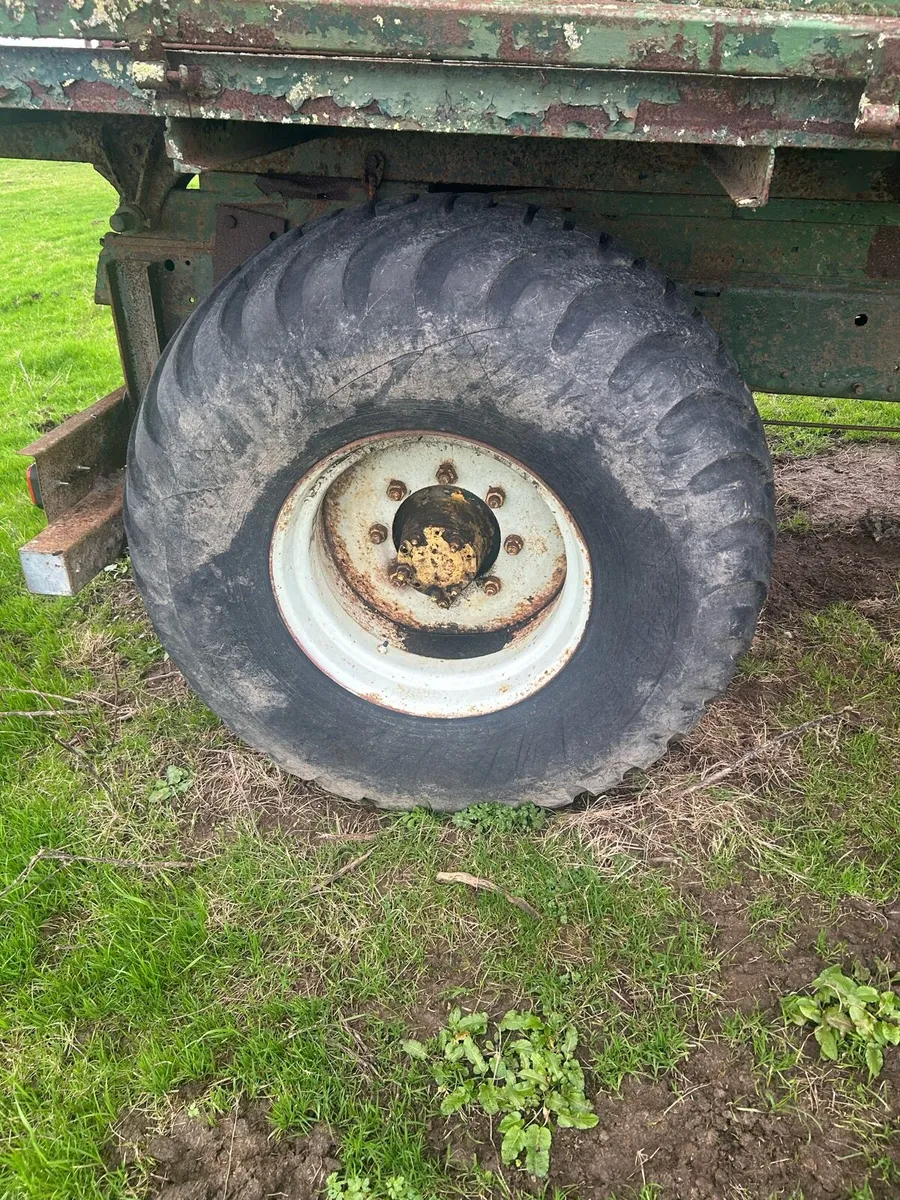 Grain/dung trailer - Image 2