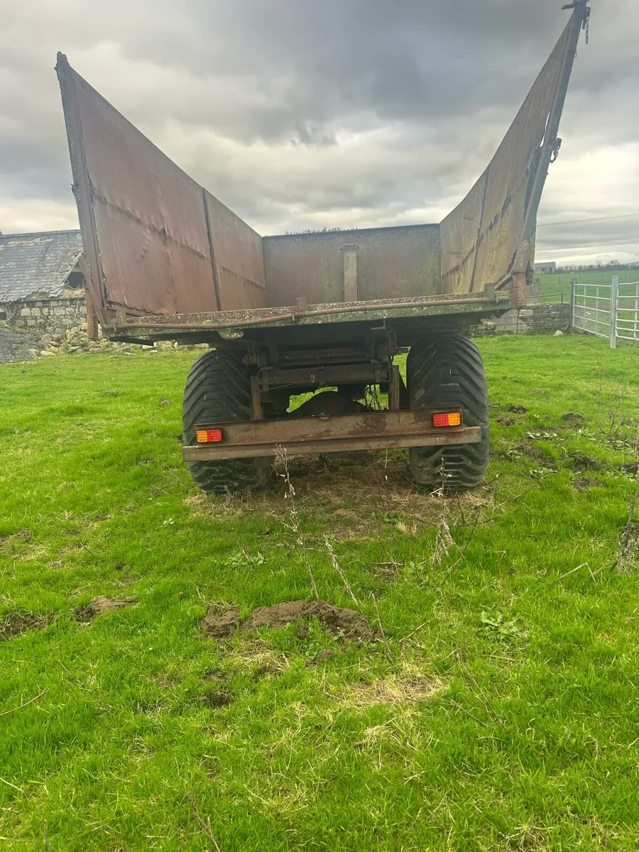 Grain/dung trailer - Image 4