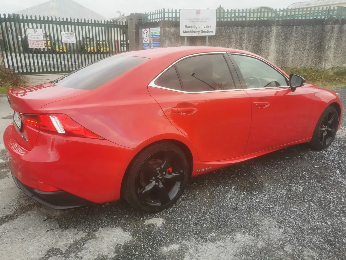 2016 Lexus Is300h sport - Image 4