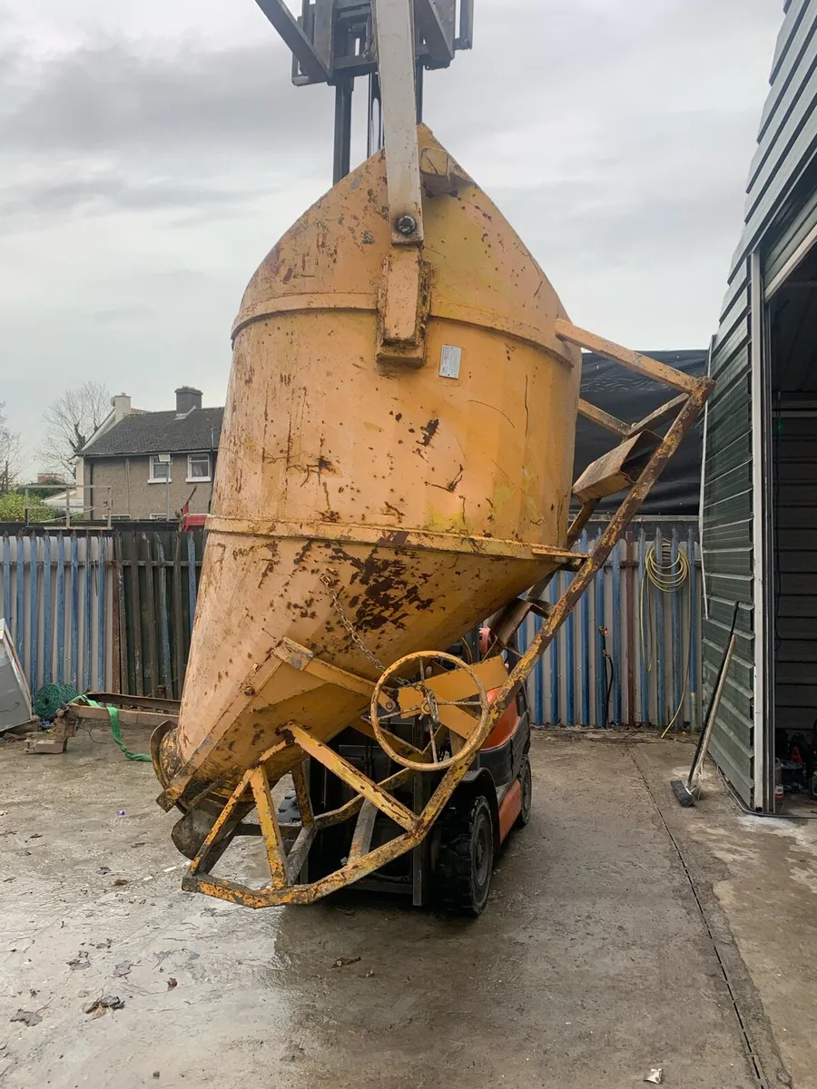 Concrete skip 2 cubic meters - Image 1