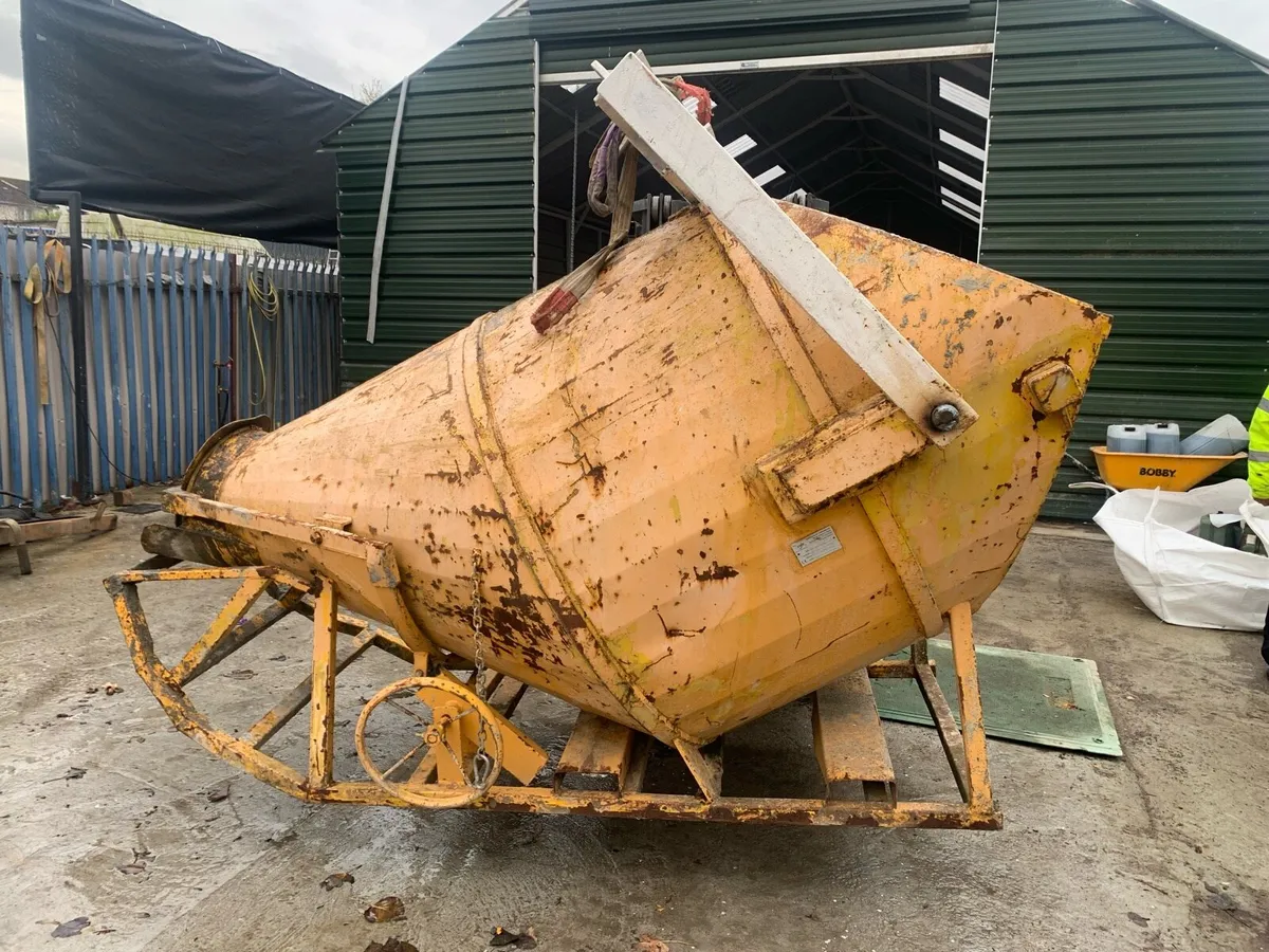 Concrete skip 2 cubic meters - Image 2