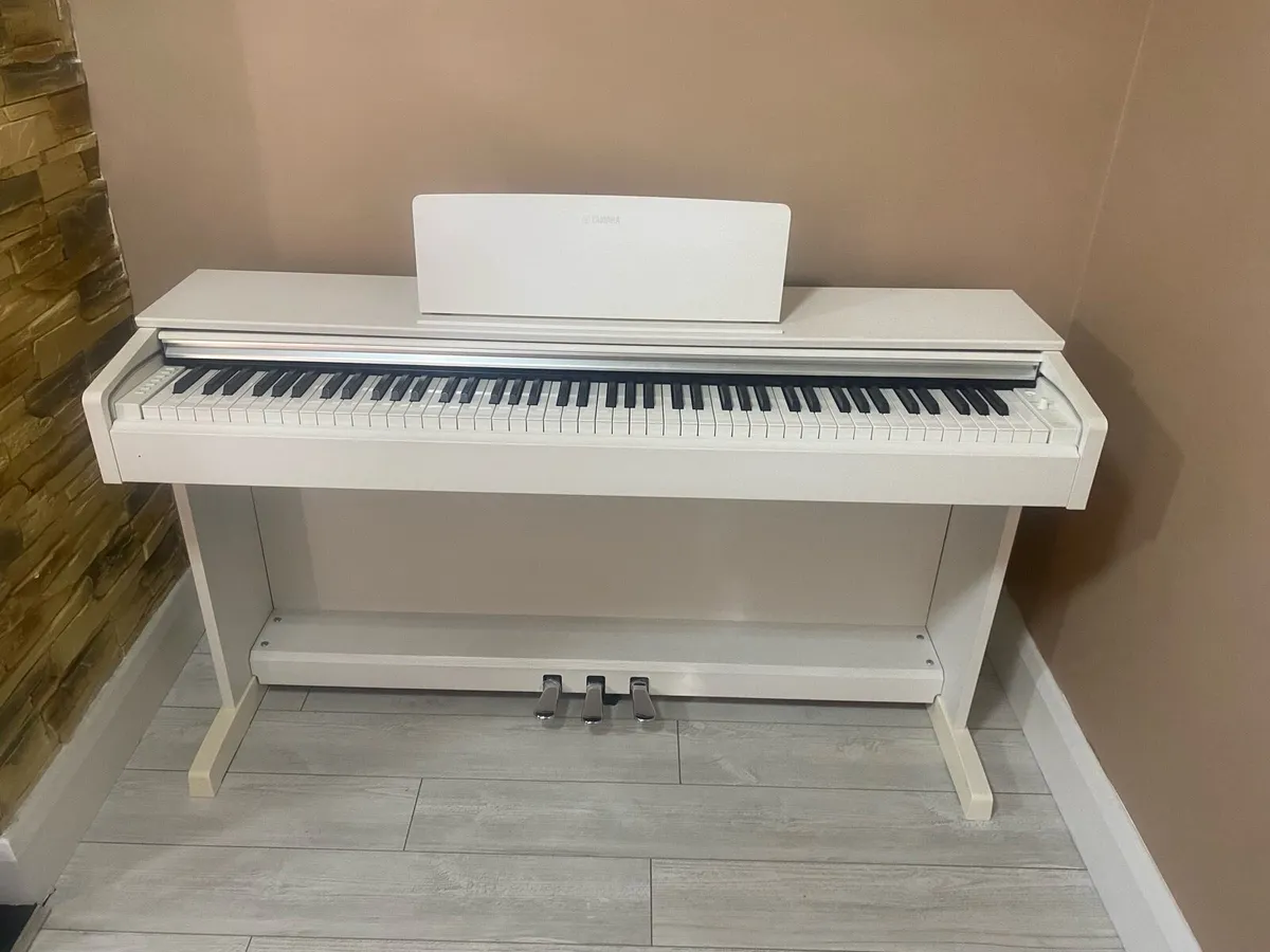 Yamaha Arius YDP-143 - Image 1