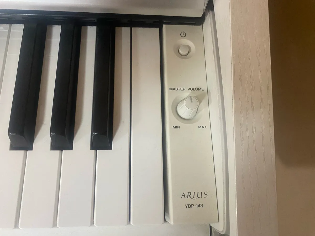 Yamaha Arius YDP-143 - Image 4