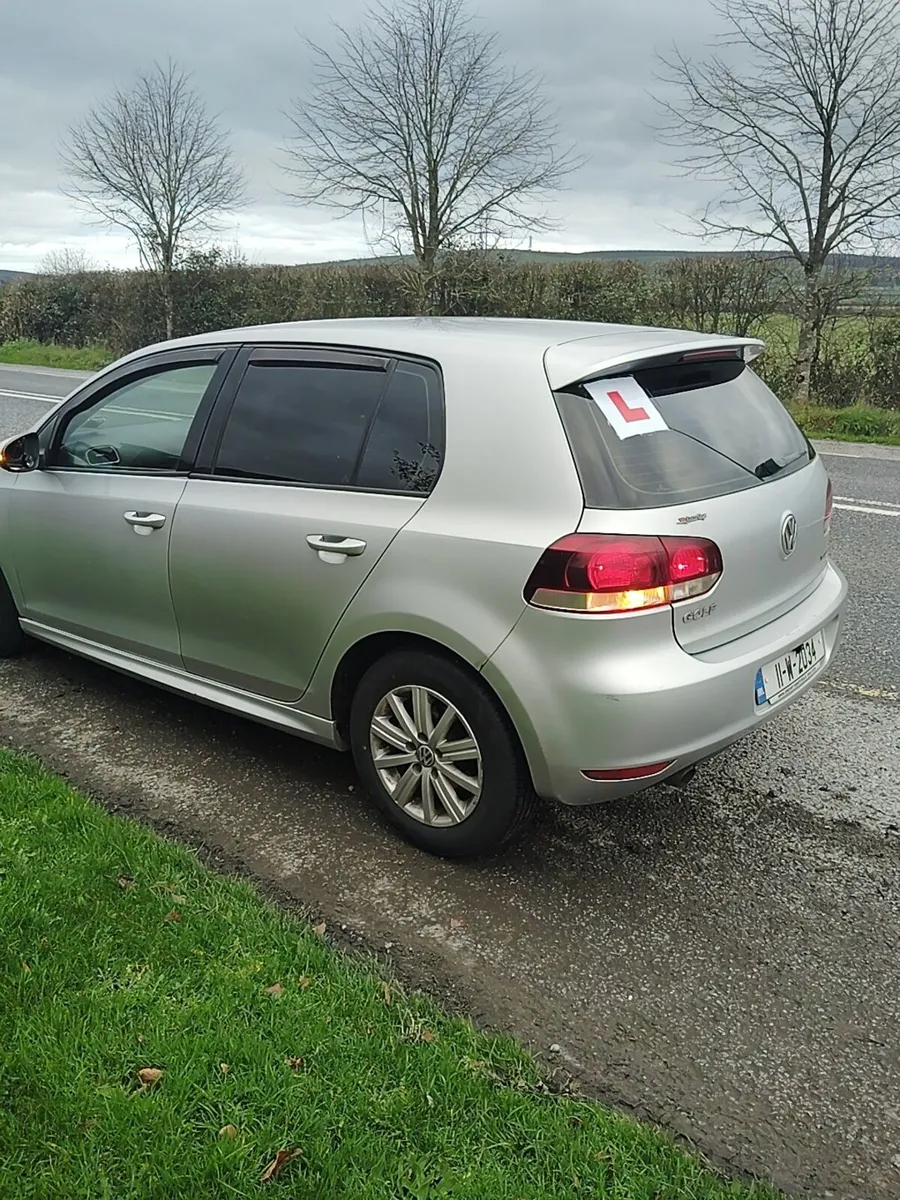 Volkswagen Golf 2011 - Image 2