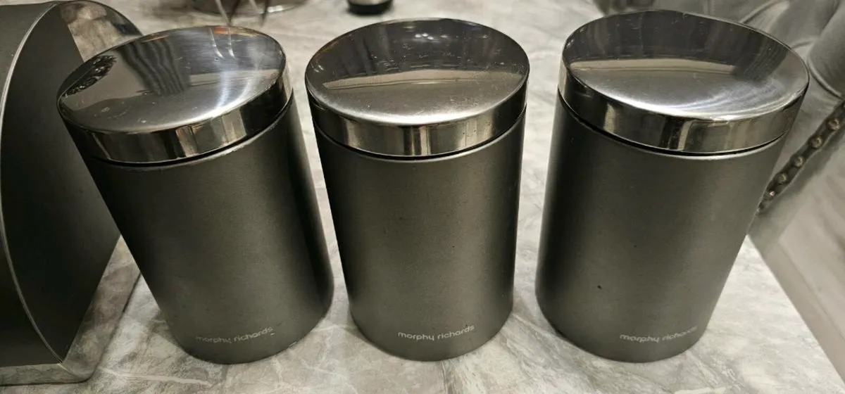 Bread bin and cannisters - Image 3