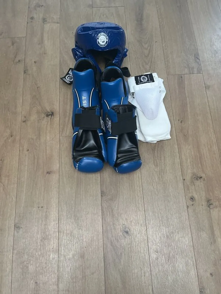 Taekwondo sparring gear size small