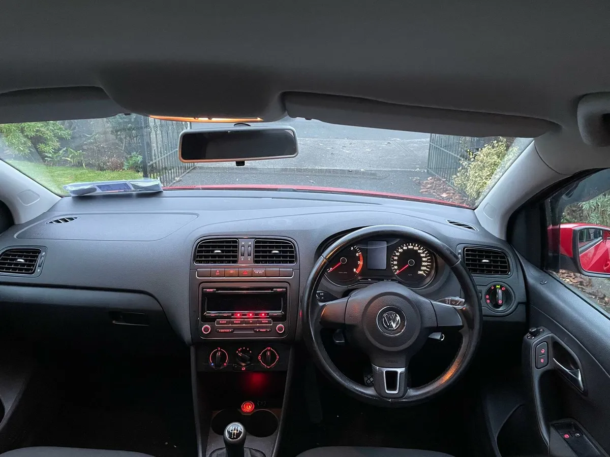 VOLKSWAGON POLO - Image 3
