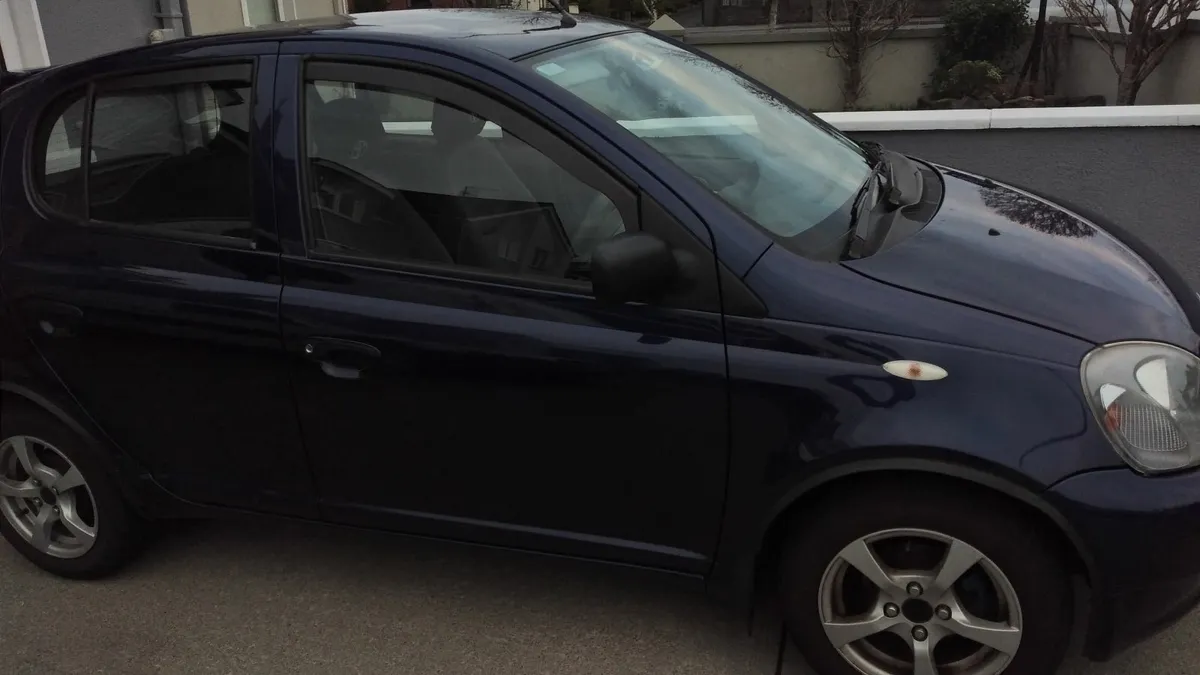 Beautiful Clean Toyota Yaris 2001 - Image 1