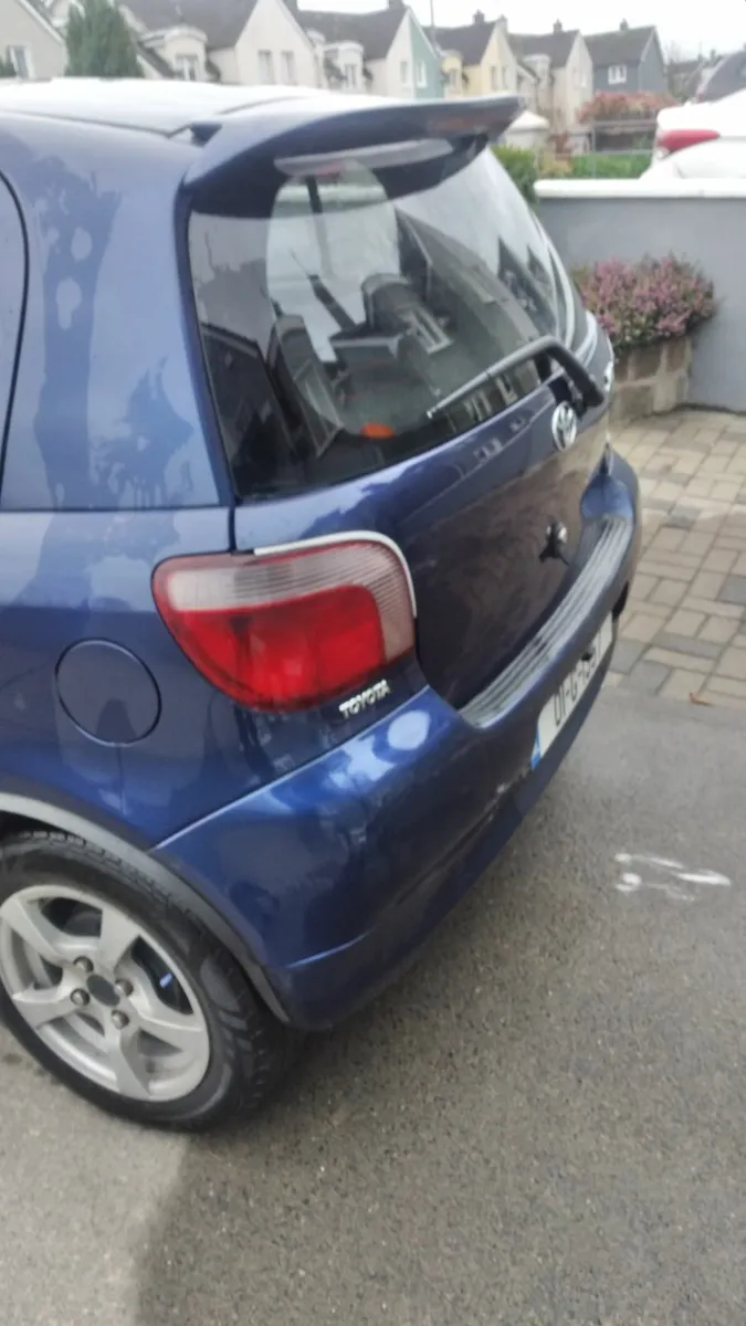 Beautiful Clean Toyota Yaris 2001 - Image 4