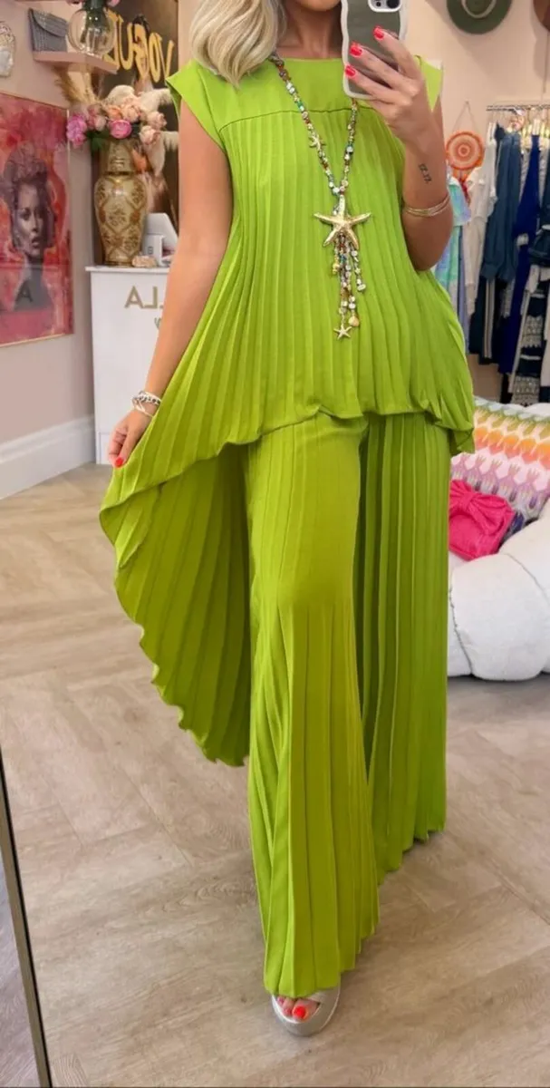 Sets 38e....one sz fits 12/16 - Image 1