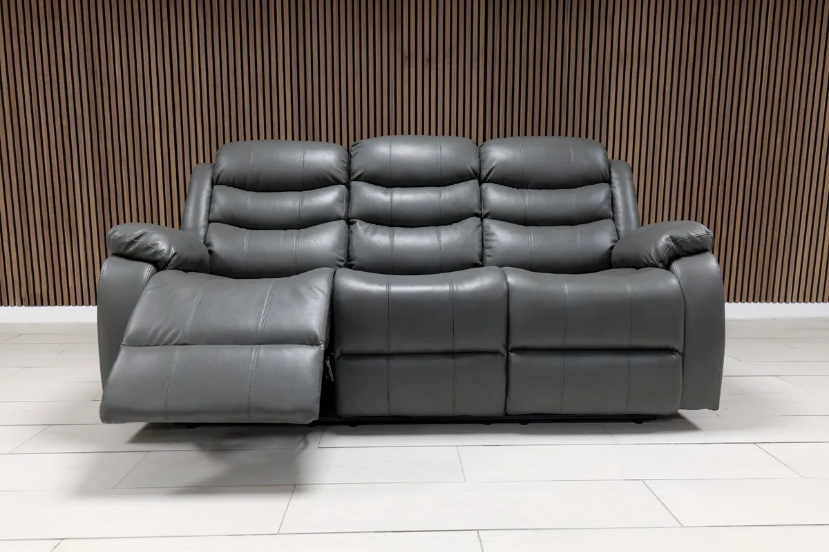 Roma Dark Grey Leather Wireless Charging Recliner - Image 4