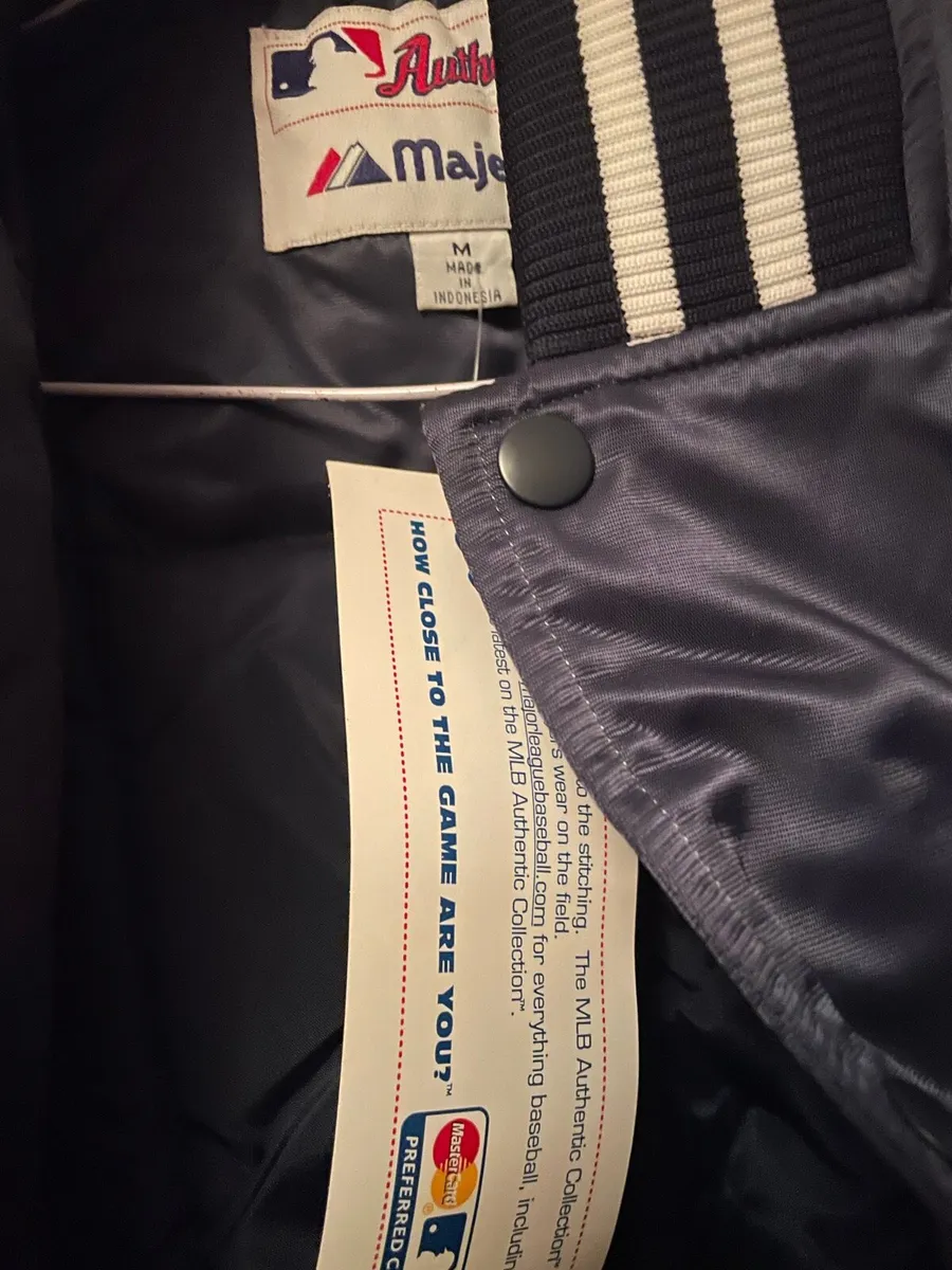 Yankees Jacket ( Adult Size M) - Image 3