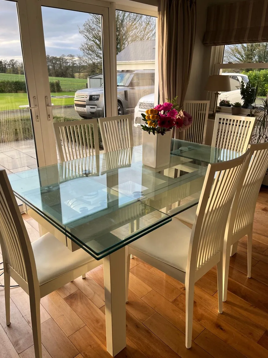 Dining table and chairs - Image 1