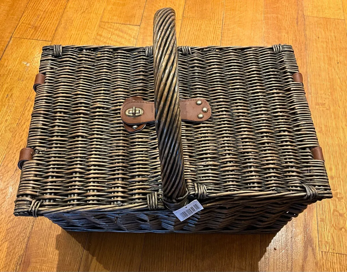 Woven Wicker Picnic Basket - Image 2