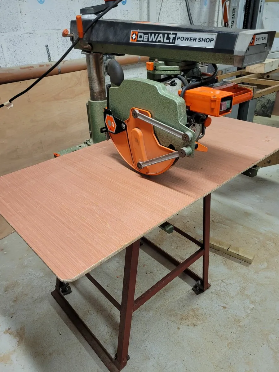 Radial arm saw Dewalt - Image 1