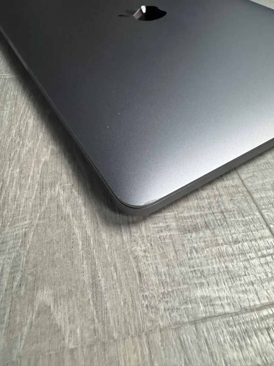 MacBook Pro i5 13” 16GB 1TB | 2020 - Image 3