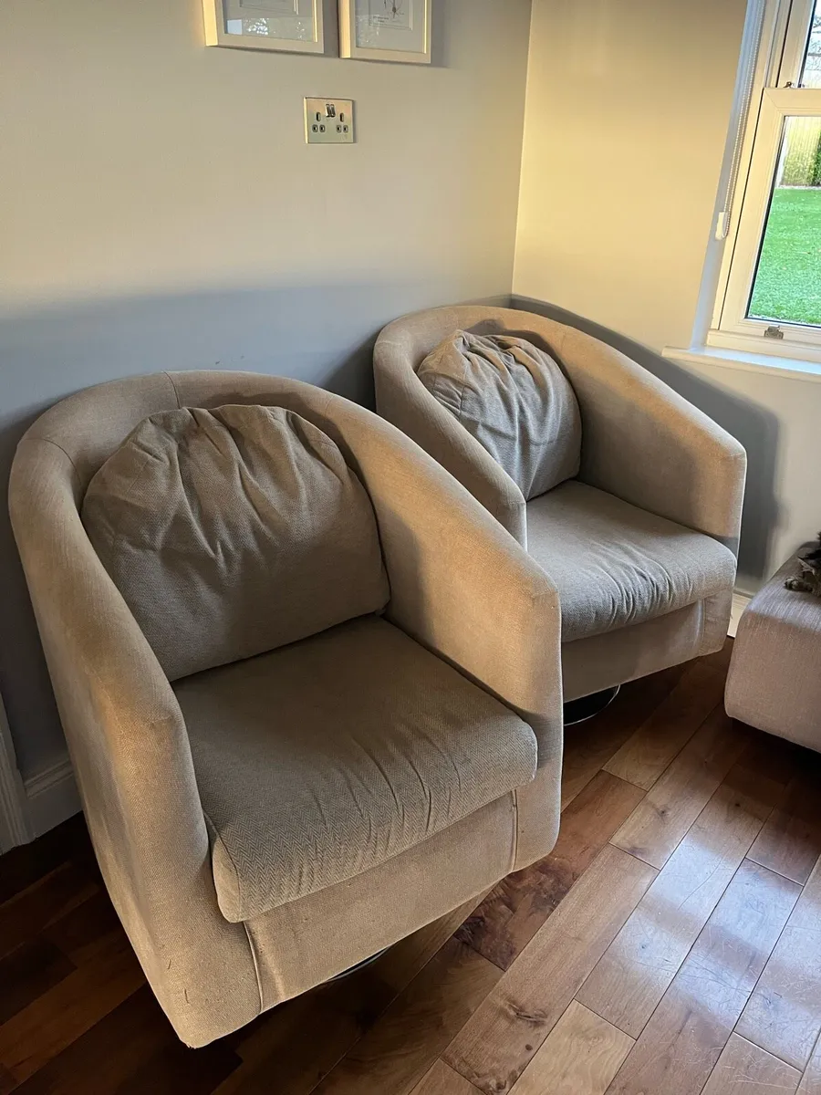 Swivel chairs - Image 1