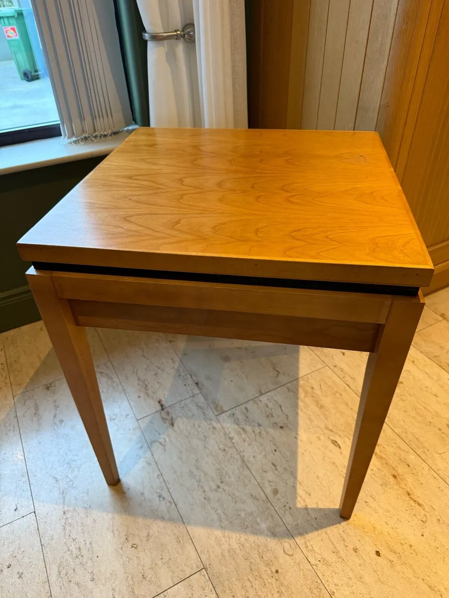 Pair of oak veneer mid century style side tables - Image 2