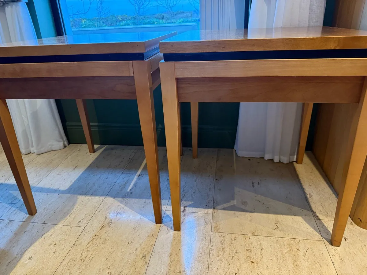 Pair of oak veneer mid century style side tables - Image 3