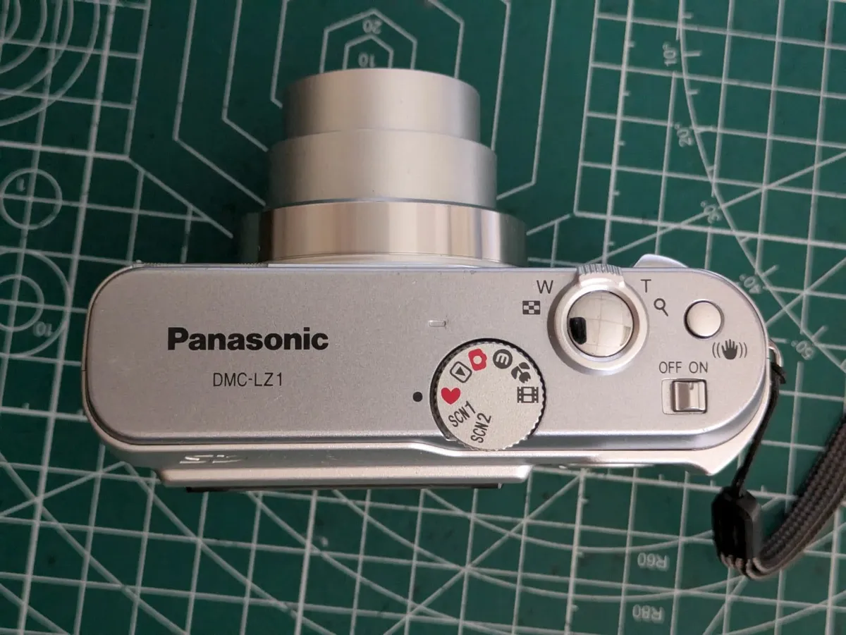 Panasonic Lumix LZ1 4MP CCD🌈 digicam - Image 2