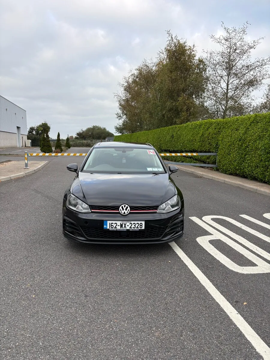 2016 Golf panoramic sunroof - Image 2