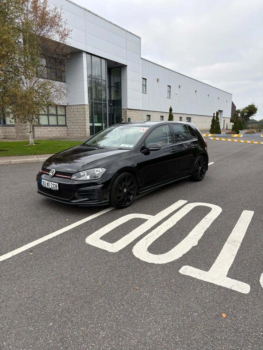 2016 Golf panoramic sunroof - Image 3