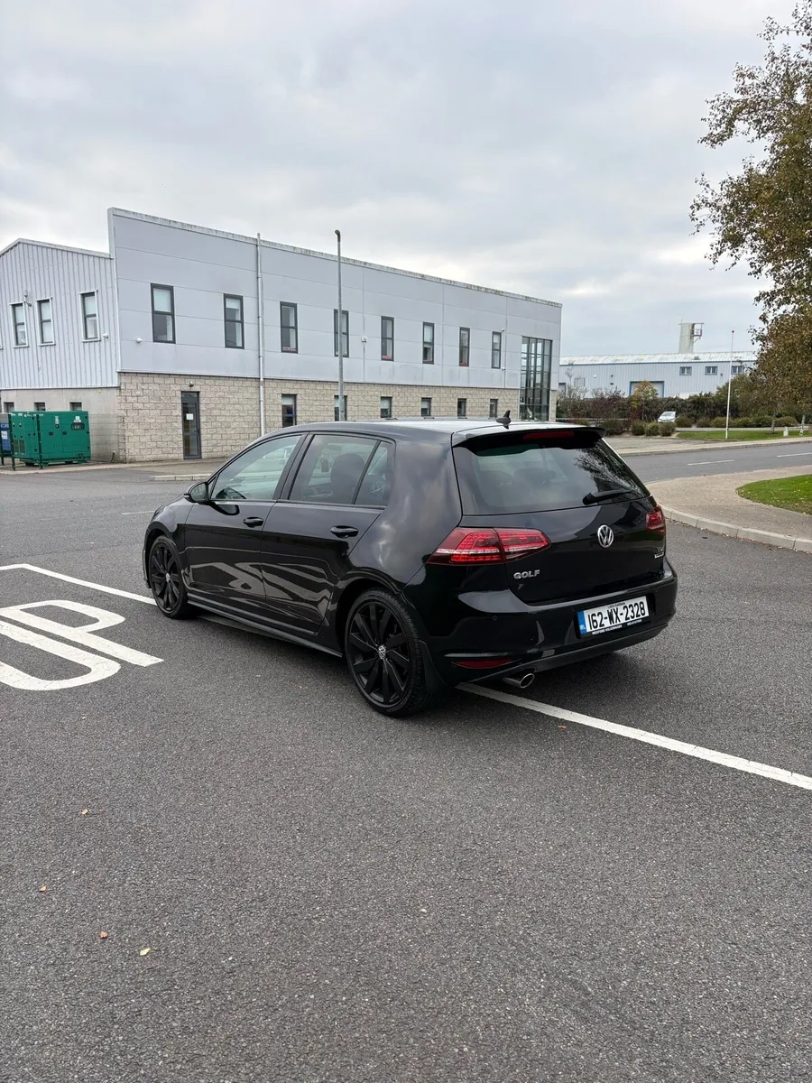 2016 Golf panoramic sunroof - Image 4