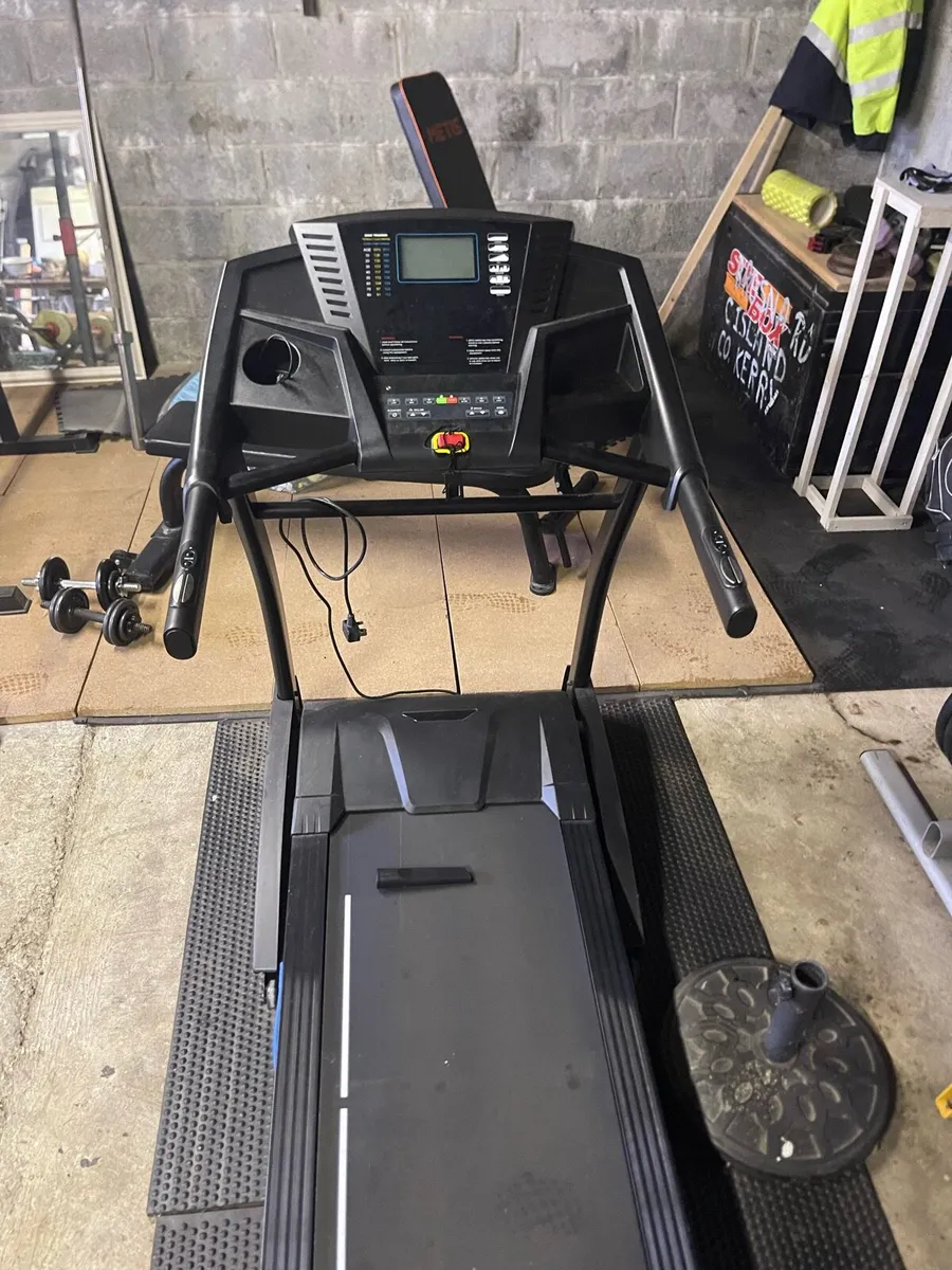 Treadmill & rower - Image 1