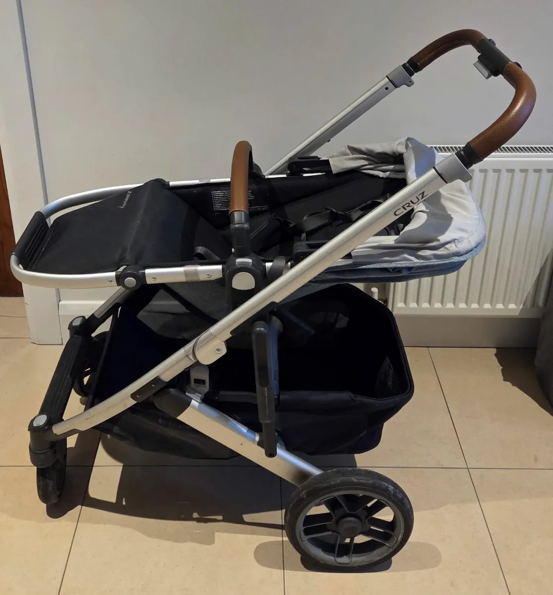 Uppababy Cruz & Maxi Cosi Car Seat (+base+adapter) - Image 2