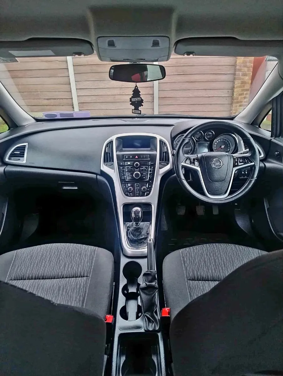 Opel Astra 2014 - Image 4