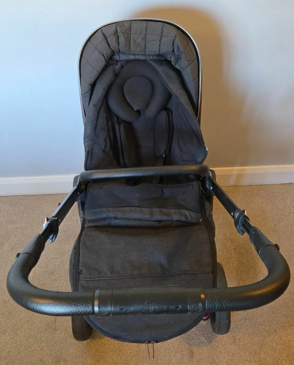 Mamas & Papas Ocarro (+ Cybex Car Seat + Base) - Image 2