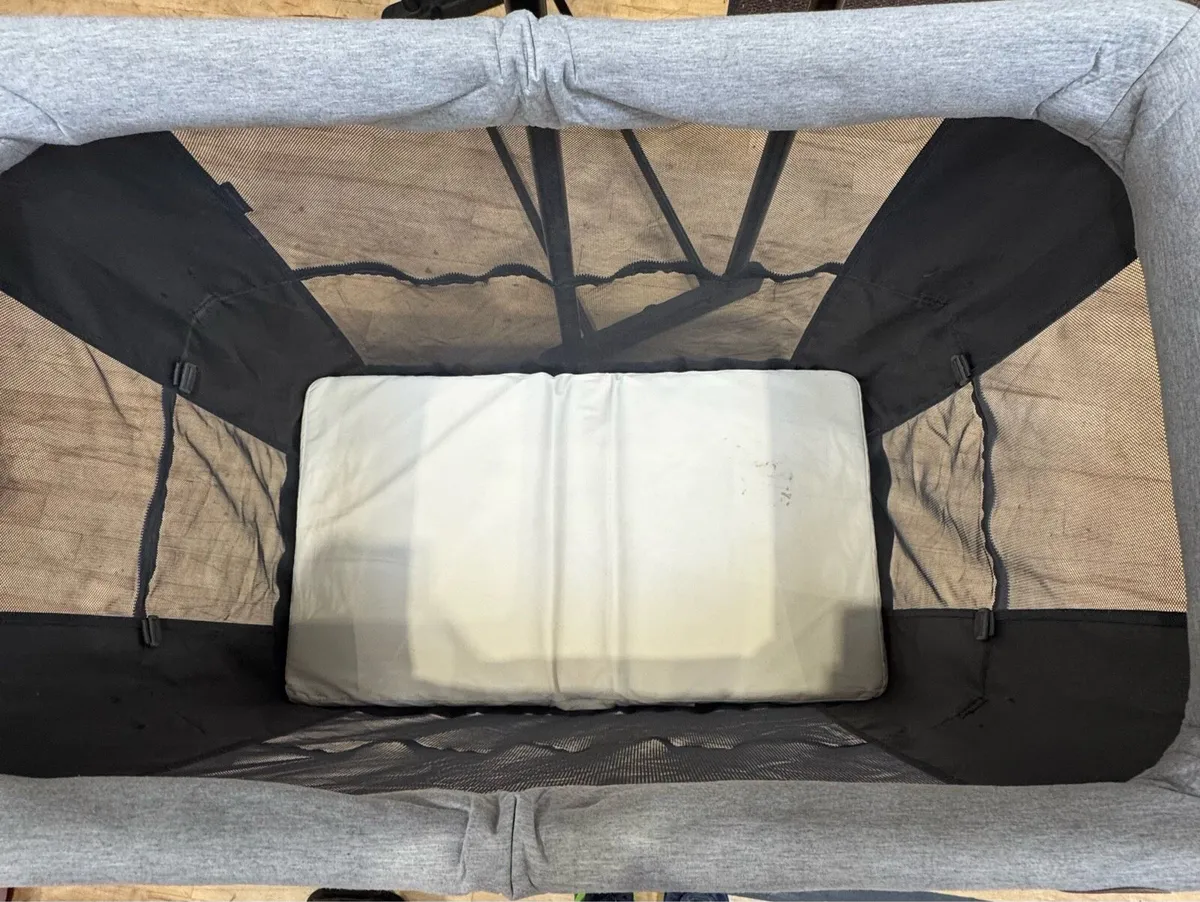 Maxi cosi Travel Cot - Image 2