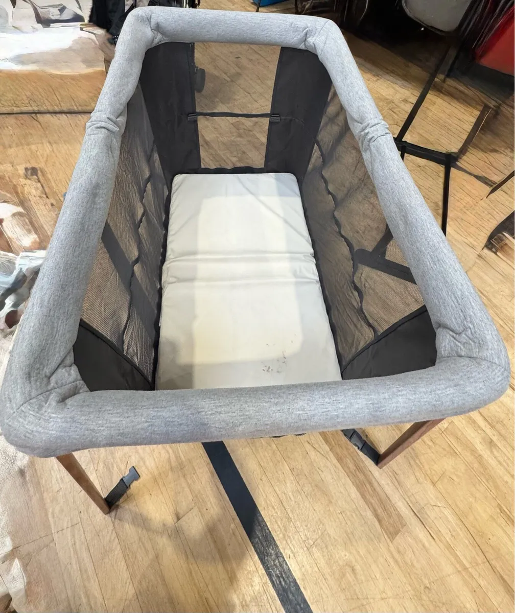 Maxi cosi Travel Cot - Image 4