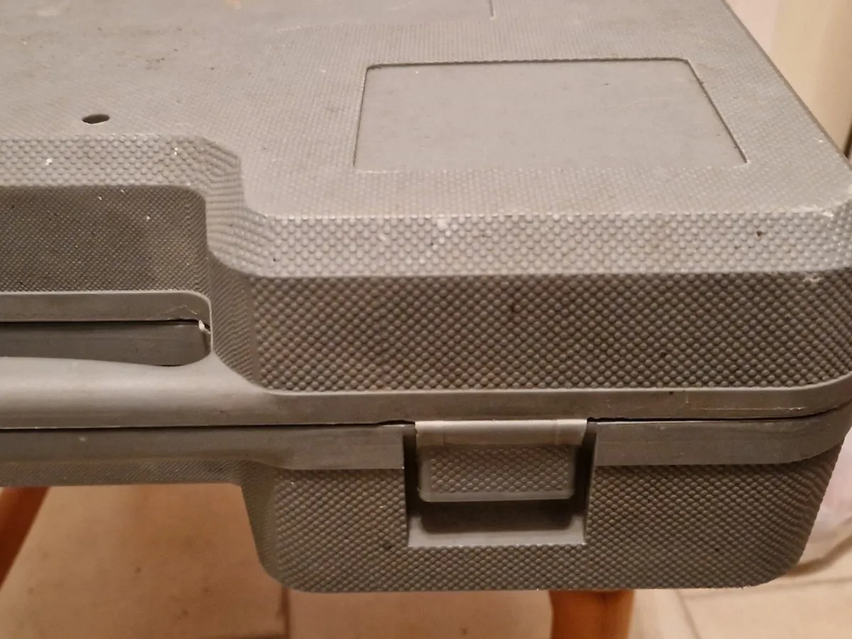 Digital Satellite Receiver SL 65-12 in Carry Case - Image 3