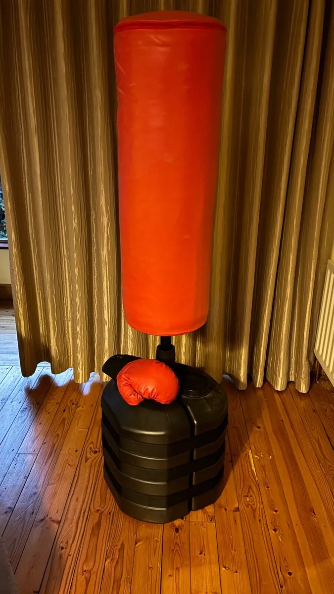 Free-standing punching bag - Image 3