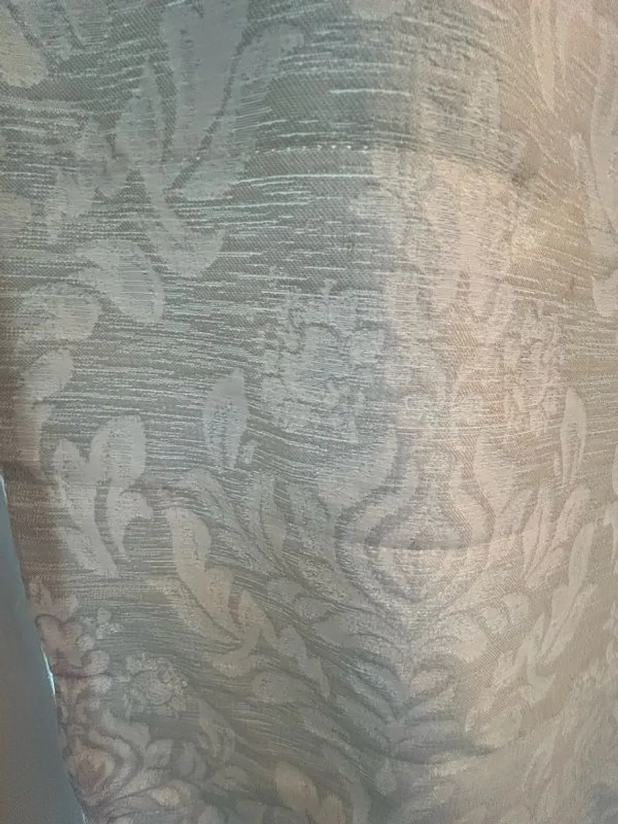 Festoon type Roman blind for kitchen window and door including fittings - Image 3