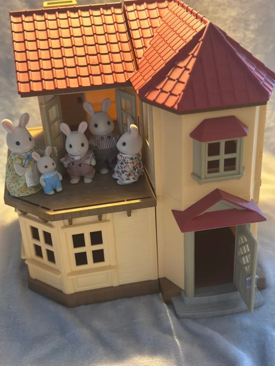 Sylvanian Family and House - Image 1