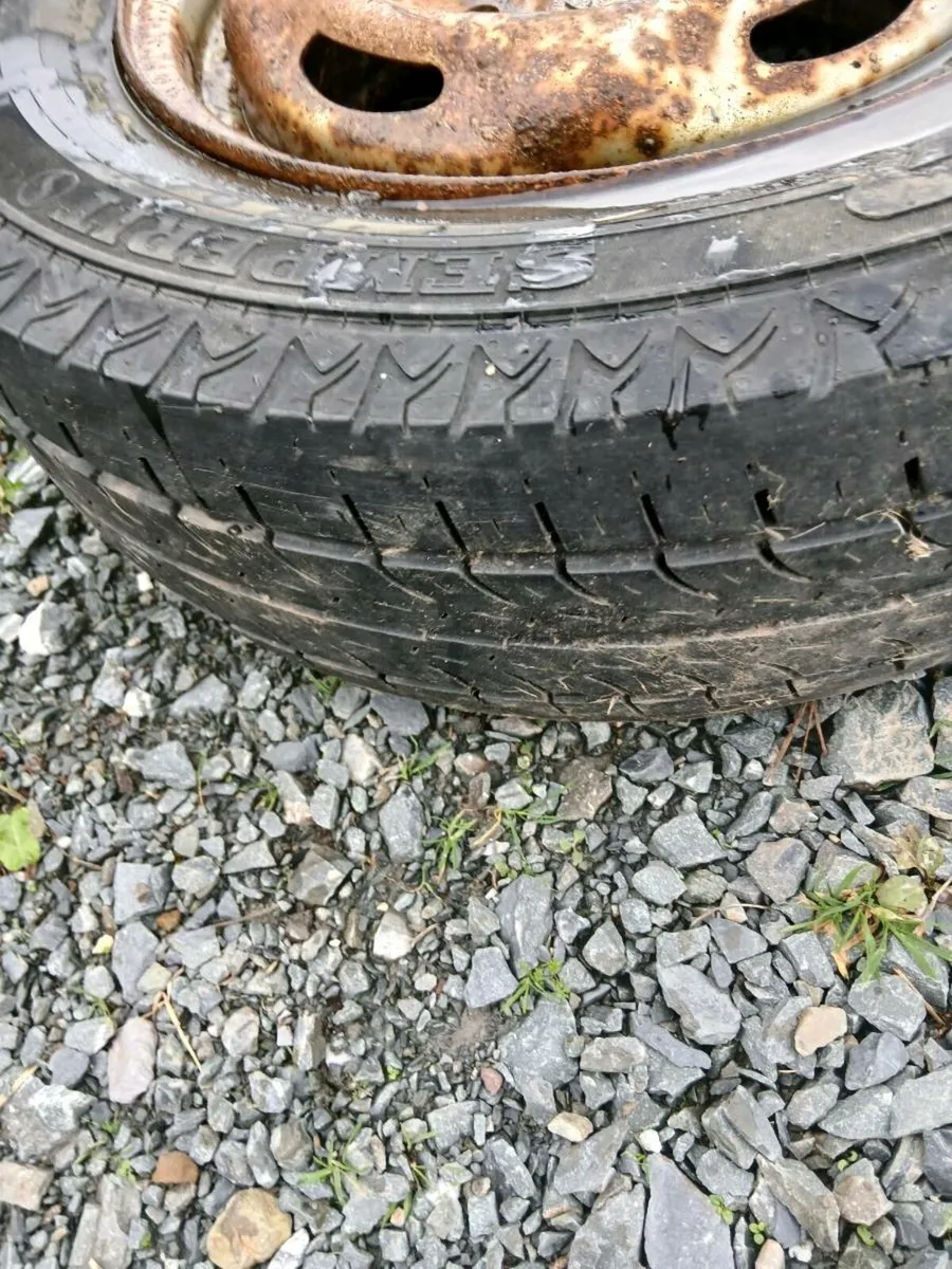 6 Van tyres - Image 2
