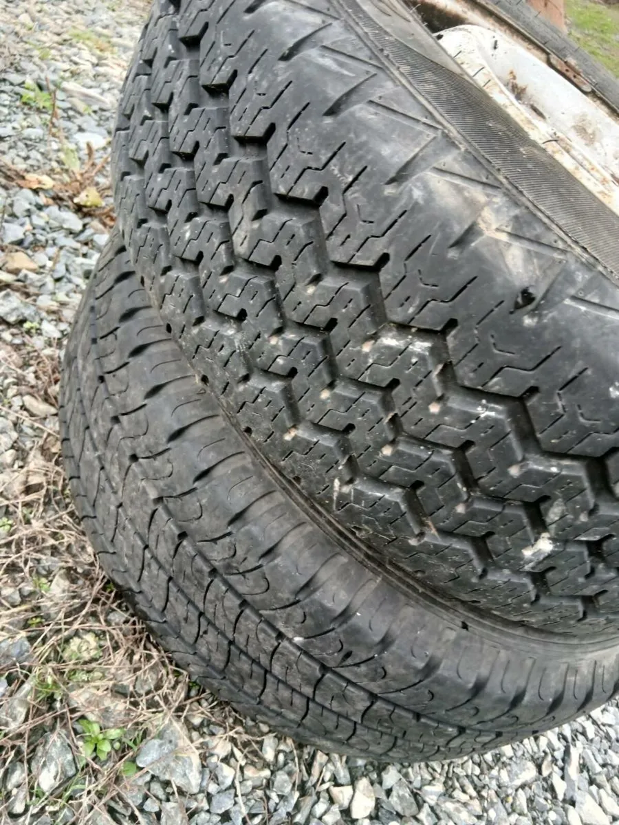 6 Van tyres - Image 3