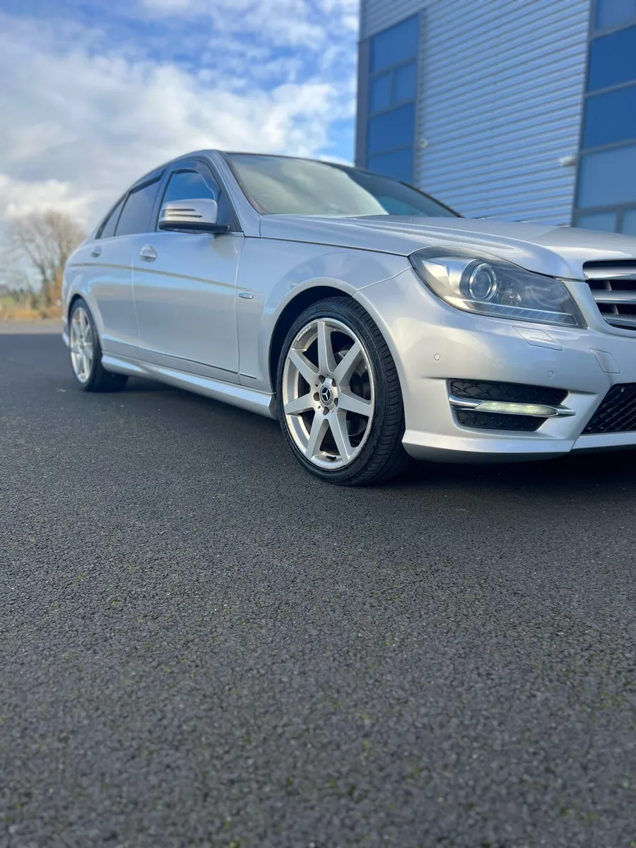 Mercedes Benz C250 - Image 3