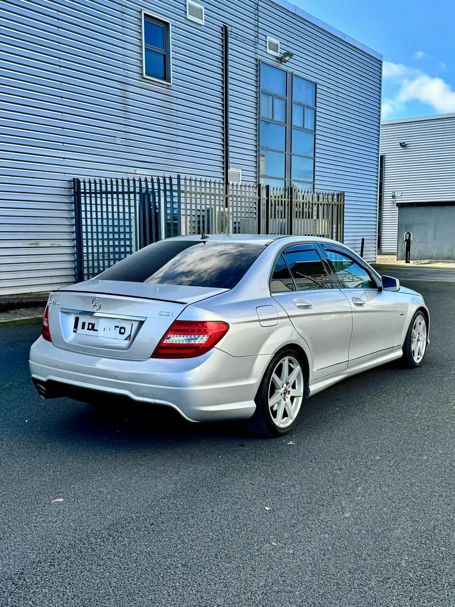 Mercedes Benz C250 - Image 4