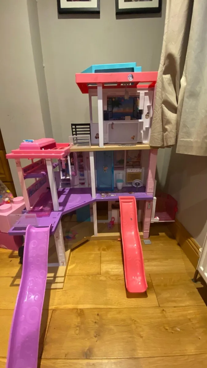 Barbie Dream House and Accessories - Image 2