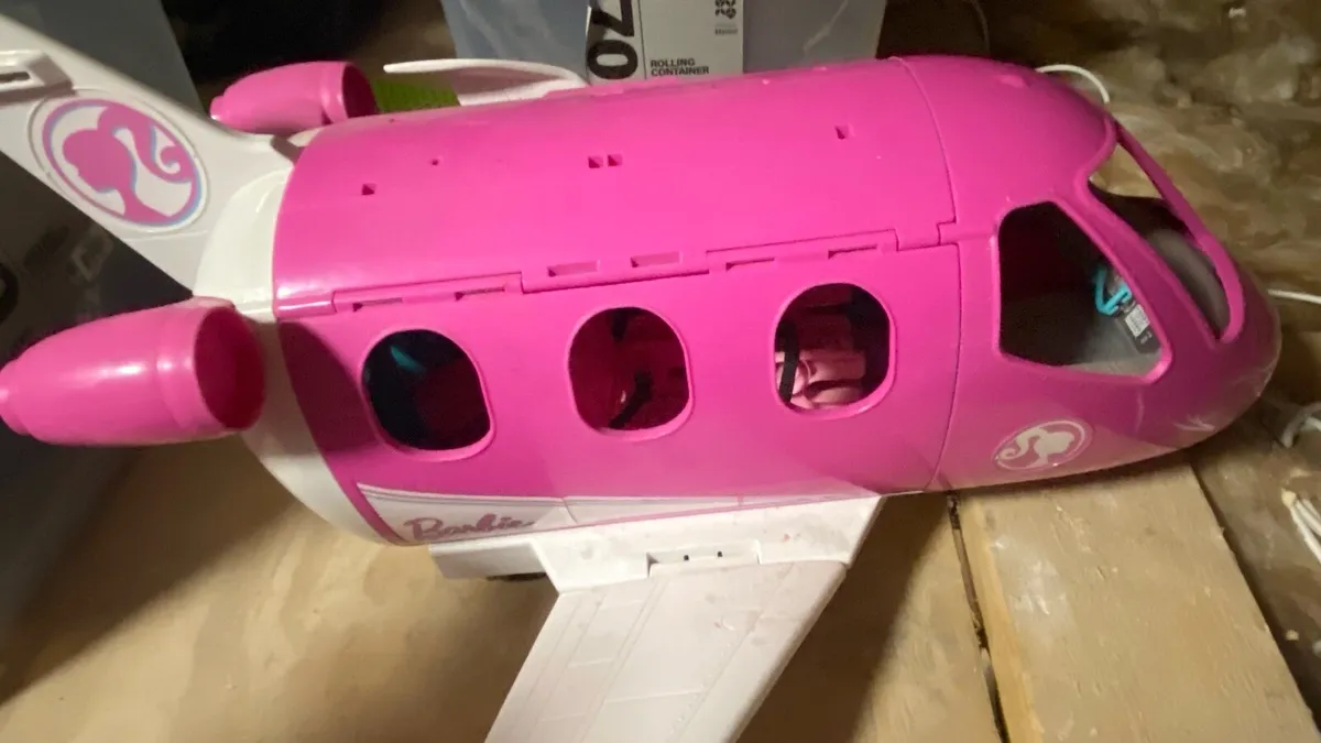 Barbie Dream House and Accessories - Image 3