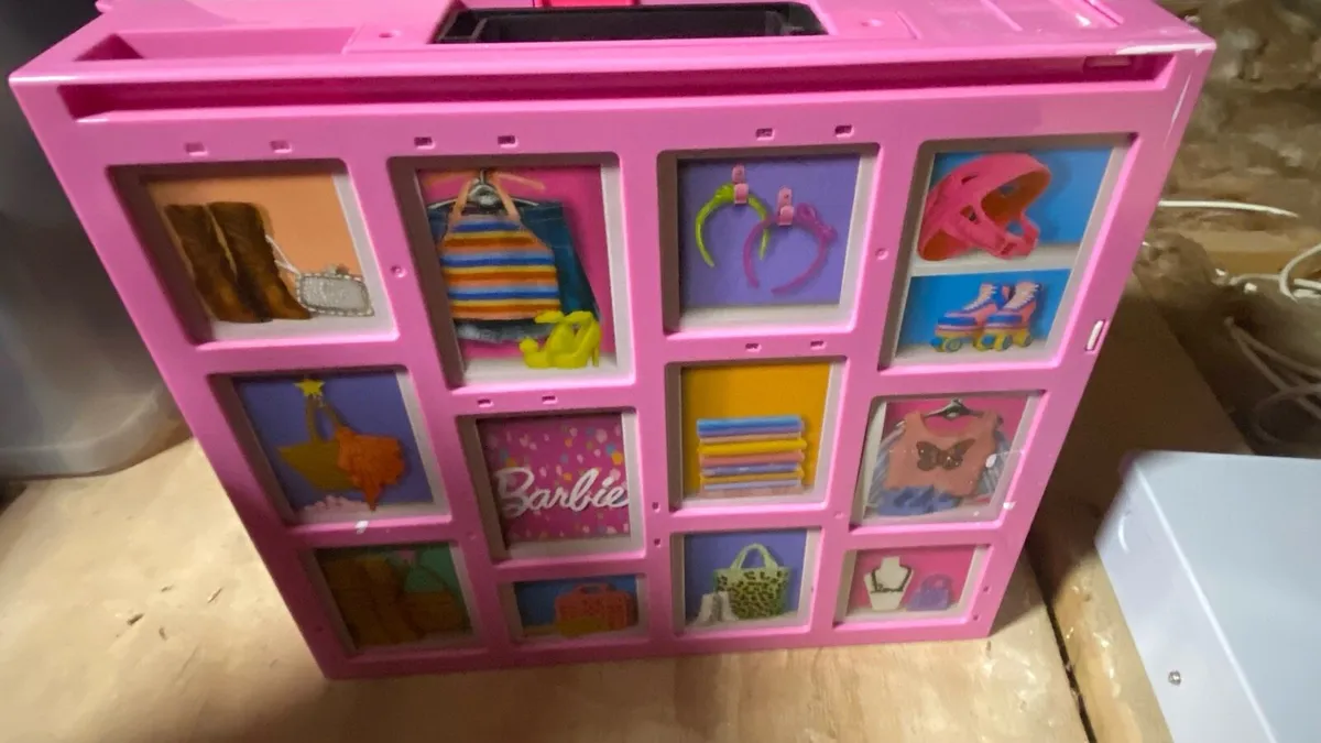 Barbie Dream House and Accessories - Image 4